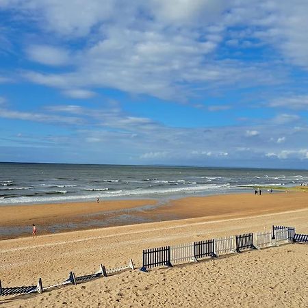 Studio Chic, Hyper Centre, 4 Minutes De La Plage Cabourg Exteriör bild
